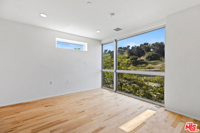  Commercial for Sale in Los Angeles, California