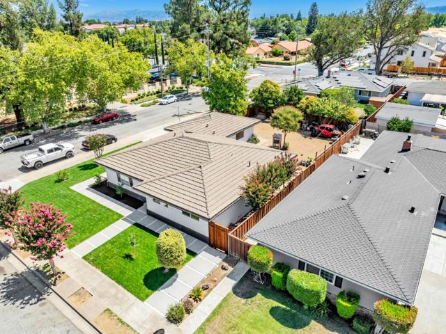 700 Eschenburg Drive, Gilroy CA: https://media.crmls.org/mediaz/6425a472-e787-47c8-96b4-5b39cb7d8256.jpg