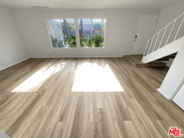 700 W La Veta Avenue, Orange CA: https://media.crmls.org/mediaz/64266f9a-8c87-43c7-b1b0-e23036792695.jpg