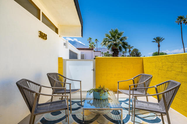 3623 E Avenida Fey Norte, Palm Springs CA: https://media.crmls.org/mediaz/642794da-7889-48dc-8216-28ff8c0bfef9.jpg
