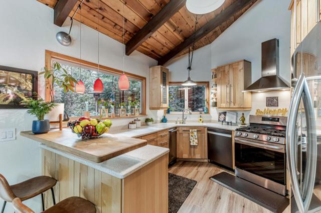 200 View Road, Felton CA: https://media.crmls.org/mediaz/6427e3fb-41f6-432c-82f1-126a018e9b20.jpg