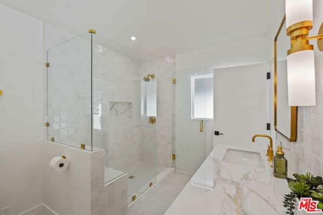 224 N Bundy Drive, Los Angeles CA: https://media.crmls.org/mediaz/642826ea-84e3-40bc-b6ce-421e4432f97d.jpg