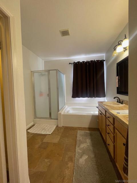 5192 Emerald Cove, San Diego CA: https://media.crmls.org/mediaz/6428770a-678e-40cb-bed6-54a6d158398f.jpg