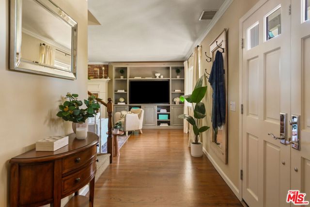 3411 Markridge Road, La Crescenta CA: https://media.crmls.org/mediaz/64288005-023b-44e0-80cb-8fc8f9a7da38.jpg