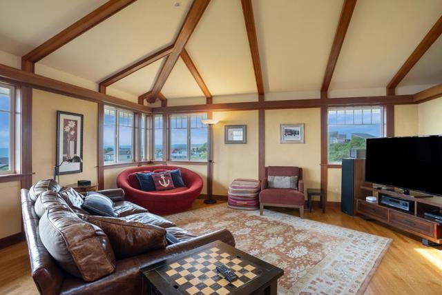 10 Maui Lane, Dillon Beach CA: https://media.crmls.org/mediaz/6428eedf-ee53-401f-812a-79a7c9658f7e.jpg