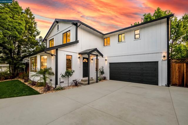 27 Briarwood Ct, Brentwood CA: https://media.crmls.org/mediaz/6428f2fa-63a5-450e-ae67-1ed5fcb1ae4b.jpg