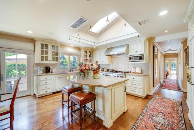 6150 La Fremontia, Rancho Santa Fe CA: https://media.crmls.org/mediaz/64299662-61ed-4391-b101-973b1e0c4019.jpg