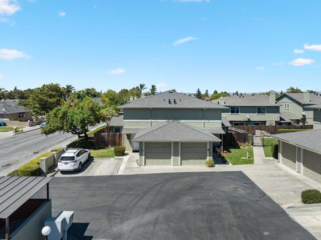 1411 Squire Court, Hollister CA: https://media.crmls.org/mediaz/6429a633-1c83-421d-b74d-f932938ad11d.jpg
