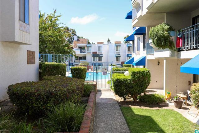 8338 Regents Rd., San Diego CA: https://media.crmls.org/mediaz/6429f8b2-1e5f-4111-94ff-1cf78ff83551.jpg