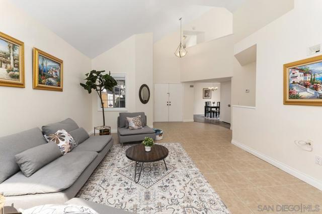 10496 Rancho Carmel dr, San Diego CA: https://media.crmls.org/mediaz/642a0579-84c3-41d8-9b46-10f2a732d42f.jpg