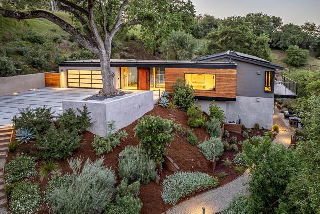 26896 Alejandro Drive, Los Altos Hills CA: https://media.crmls.org/mediaz/642a4885-0d7f-4fae-847a-1d6f808ec52c.jpg