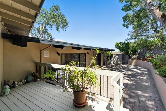 2935 Sherwood Drive, San Carlos CA: https://media.crmls.org/mediaz/642aa4e7-14f7-4af3-8dc0-edb9169e64b1.jpg