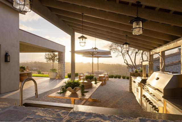 17845 Via de Fortuna, Rancho Santa Fe CA: https://media.crmls.org/mediaz/642abfd5-d7f0-4551-8f9b-c8923dbab0ae.jpg