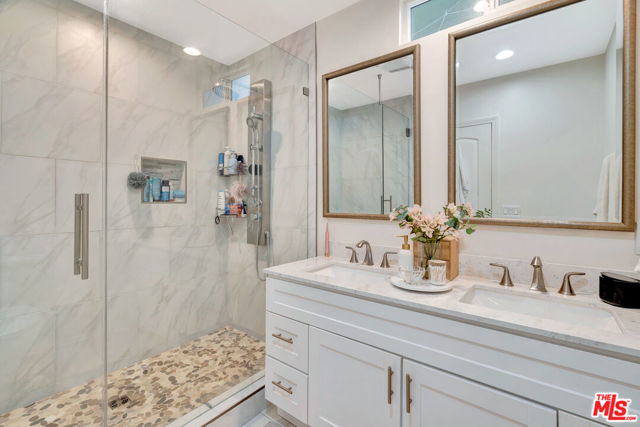 19513 Cantara Street, Reseda CA: https://media.crmls.org/mediaz/642aec34-c135-4637-ab47-6cc15c7a320c.jpg