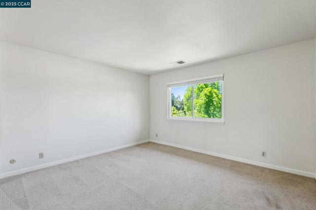 1560 Gilboa Dr, Walnut Creek CA: https://media.crmls.org/mediaz/642b2831-8ceb-4b58-8672-05d02e690abe.jpg