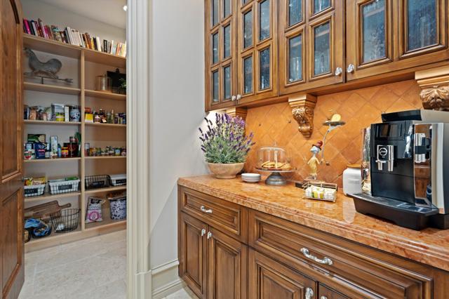 28 Grande View Court, Rancho Mirage CA: https://media.crmls.org/mediaz/642ba513-f03c-4099-9bc2-723e9155e1cc.jpg