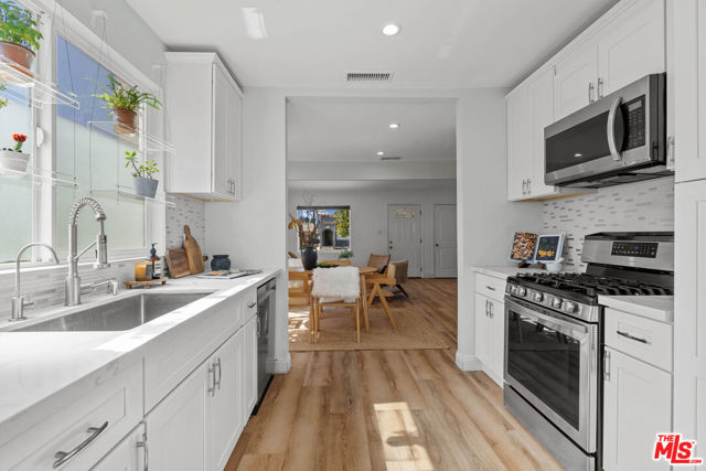 5832 South Van Ness Avenue photo 12