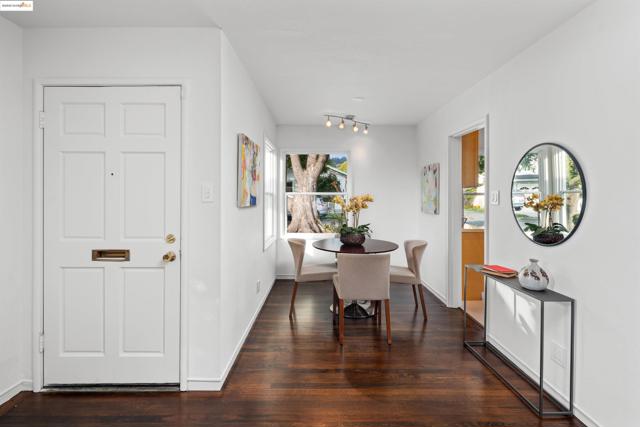 209 Behrens St, El Cerrito CA: https://media.crmls.org/mediaz/642d47e4-3a5a-4e72-9e8f-da0a7db428e6.jpg
