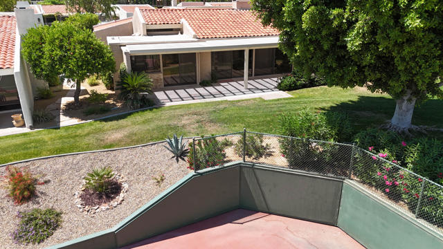 75180 Chippewa Drive, Indian Wells CA: https://media.crmls.org/mediaz/642d8d05-eca4-46ad-b53a-6dc83038b31e.jpg