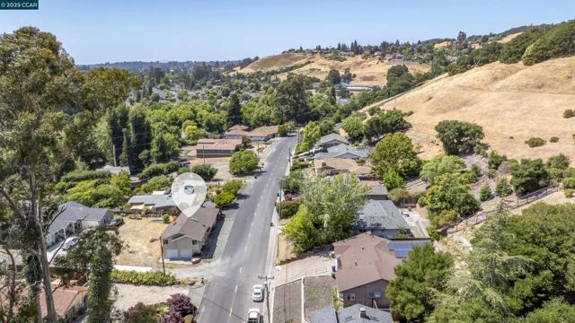 6180 HILLSIDE DRIVE, El Sobrante CA: https://media.crmls.org/mediaz/642d9d35-3b0c-491b-a187-2ac5d41dcc12.jpg