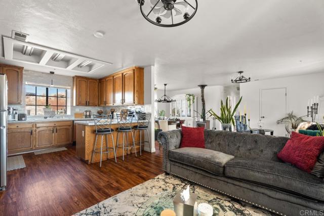 1815 Marc Trail, Campo CA: https://media.crmls.org/mediaz/642e0e26-fedd-4636-be34-35ec2d7cf103.jpg