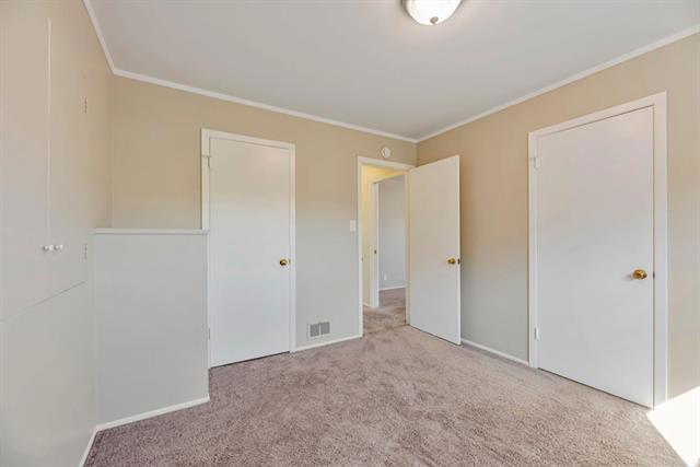 20 Queen Anne Court, Millbrae CA: https://media.crmls.org/mediaz/642ef088-f657-441e-a0c1-9b9db4cc41b4.jpg
