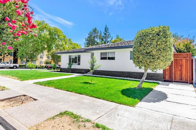 700 Eschenburg Drive, Gilroy CA: https://media.crmls.org/mediaz/642f19b9-fe06-4d51-bb5e-054507fa23d4.jpg