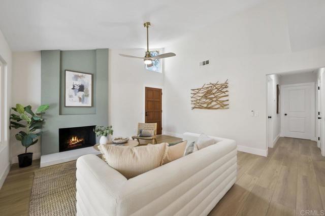 Detail Gallery Image 8 of 29 For 2041 Shadytree Ln, Encinitas,  CA 92024 - 2 Beds | 2 Baths