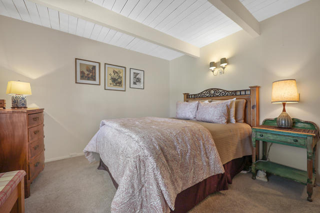 Image 21 of 47 For 67079 Ribbonwood Drive