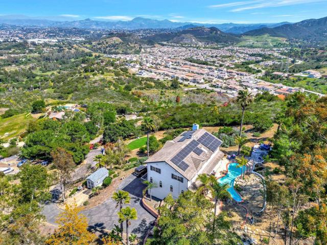 560 Seeforever Dr, San Marcos CA: https://media.crmls.org/mediaz/642fc49b-a342-4881-a739-b8a2288ca4b0.jpg