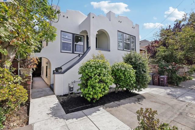 511 59Th St, Oakland CA: https://media.crmls.org/mediaz/642fcf99-4466-42e0-8bc1-3bbb55886e66.jpg