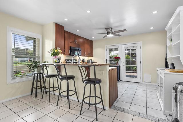 9952 N Magnolia Ave, Santee CA: https://media.crmls.org/mediaz/64300945-8a8c-47ce-b681-3b66142e1221.jpg