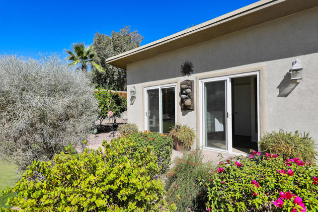 71529 Tangier Road, Rancho Mirage CA: https://media.crmls.org/mediaz/6430673f-dc58-409f-980b-6ebfa970abe0.jpg