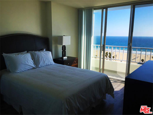 2800 Neilson Way, Santa Monica CA: https://media.crmls.org/mediaz/64310ab3-4617-48fe-a55d-70360da64057.jpg