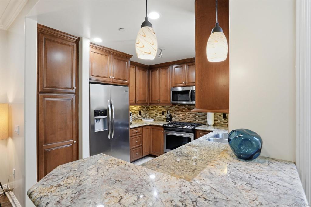 1137 Felspar Street - photo 6