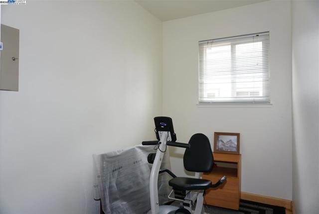 Image 27 of 43 For 236 Ottawa Way