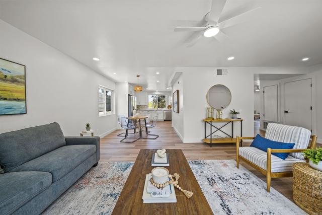 223 Cottingham Ct, Oceanside CA: https://media.crmls.org/mediaz/64321b31-08be-4d8d-8668-36b409ea3a66.jpg