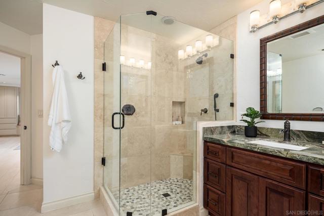13678 Orchard Gate Road, Poway CA: https://media.crmls.org/mediaz/6433b1ad-61c6-4e59-9257-7cd126ccc3f1.jpg