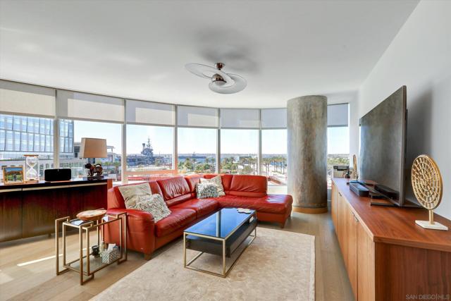 888 W E St, San Diego CA: https://media.crmls.org/mediaz/6434bac4-89d3-44e6-bee1-399b2dab4fa3.jpg