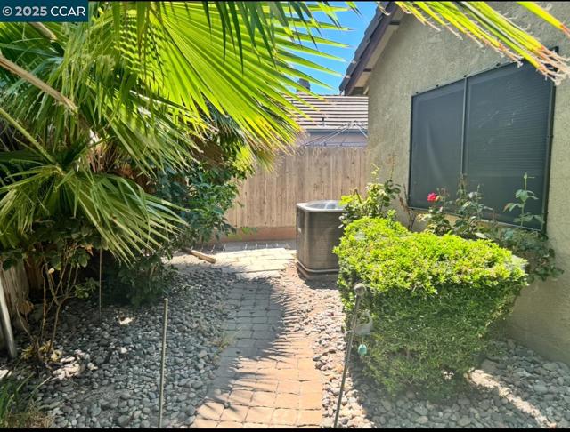5108 Vigna Way, Salida CA: https://media.crmls.org/mediaz/64359902-cee4-4161-afe6-dbe684af582c.jpg