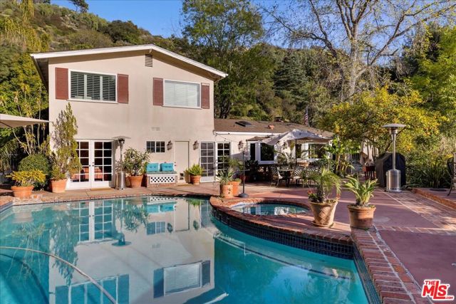 2973 Hutton Drive, Beverly Hills CA: https://media.crmls.org/mediaz/6436697d-6f13-4846-86ae-bafde8d885b0.jpg