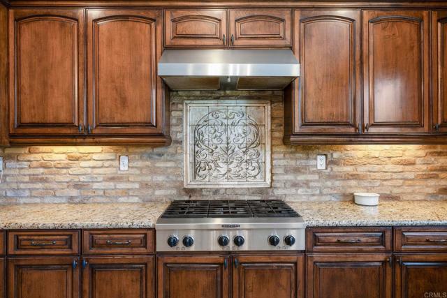 Detail Gallery Image 15 of 51 For 31912 via Santa Elena, Winchester,  CA 92596 - 5 Beds | 4 Baths