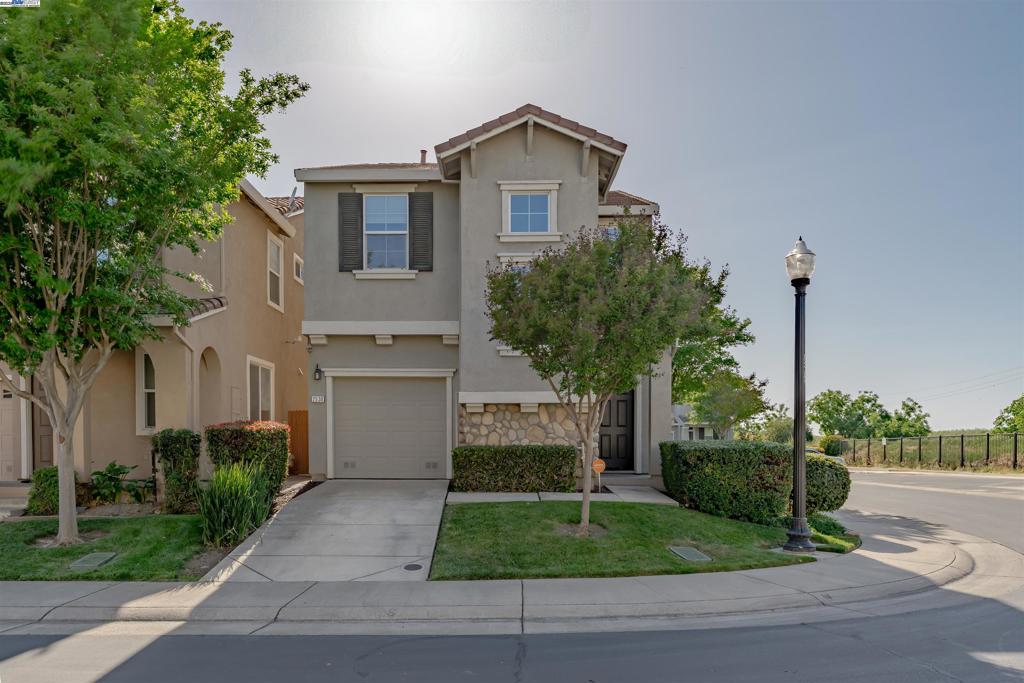 2530 Gooseberry Cir
