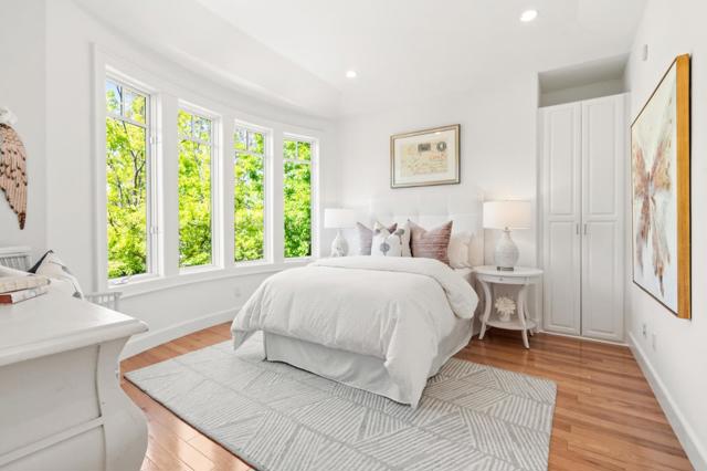 6 Zachary Court, Menlo Park CA: https://media.crmls.org/mediaz/643766a1-328e-463a-bbc7-6413fbe5ffcd.jpg