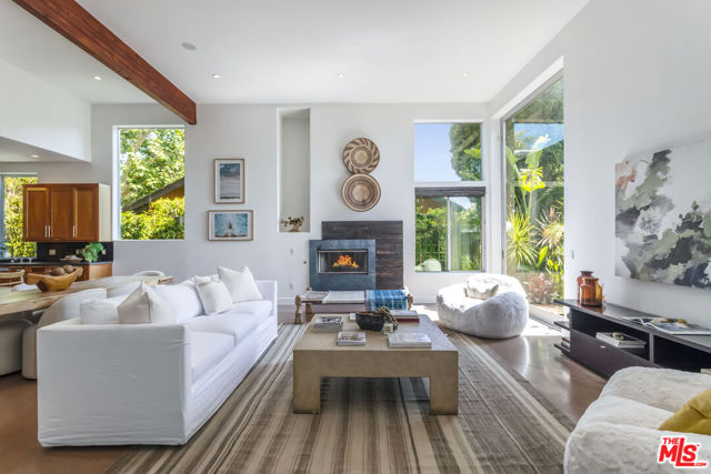 2336 Boone Avenue, Venice CA: https://media.crmls.org/mediaz/64377674-a2e9-43d7-b3b9-0f05f678a38f.jpg