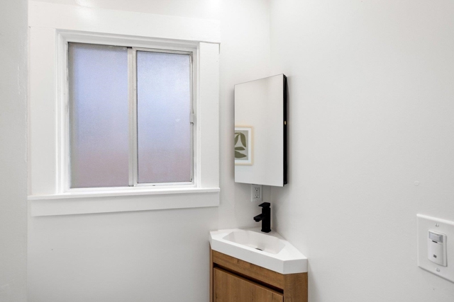 2254 62nd Ave, Oakland CA: https://media.crmls.org/mediaz/6437c184-4a59-40da-953e-15c019aac50b.jpg