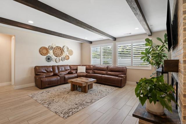 39496 Chamise Street, Temecula CA: https://media.crmls.org/mediaz/64385095-19b7-4c5b-921e-a8ff7957f0e5.jpg