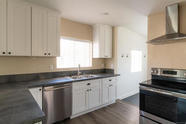 2948 50 Franklin Ave, San Diego CA: https://media.crmls.org/mediaz/643873ce-8901-4bba-a264-ef772e0cbe5f.jpg