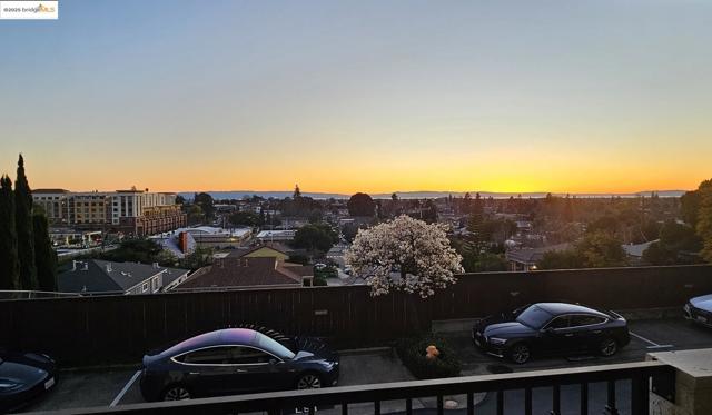 22012 Sevilla Rd, Hayward CA: https://media.crmls.org/mediaz/64396ac3-c95b-415d-9465-dbe18118c02e.jpg