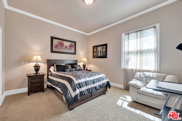 14933 Sutton Street, Sherman Oaks CA: https://media.crmls.org/mediaz/64397e0b-a2e2-465e-b968-8571eb51f513.jpg